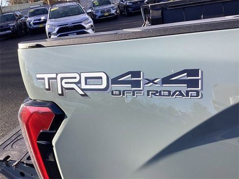 Used 2023 Toyota Tundra Limited image 33
