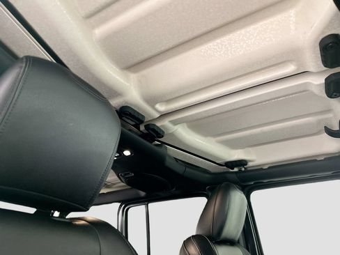 Used 2021 Jeep Wrangler Unlimited Rubicon AWD/4WD image 17
