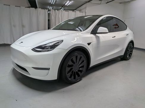 Used 2022 Tesla Model Y Performance image 5