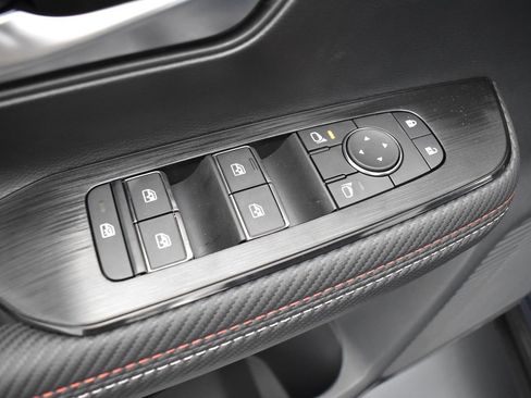 Certified 2025 Nissan Kicks SR image 6