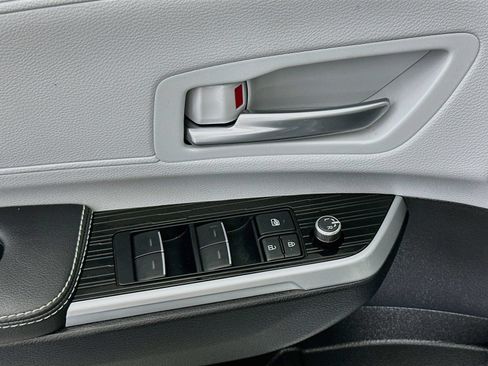 Certified 2025 Toyota Sienna XSE AWD/4WD image 18
