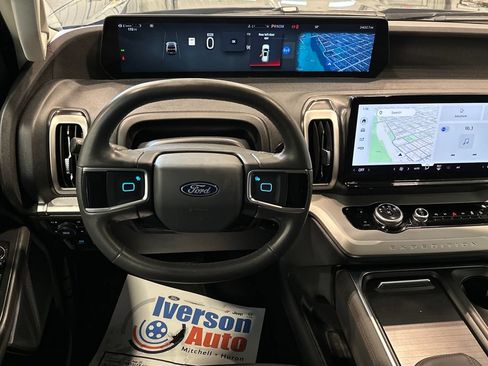 Used 2025 Ford Expedition Active AWD/4WD image 27