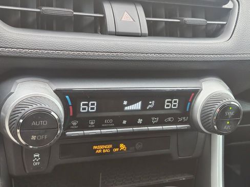 Used 2019 Toyota RAV4 XLE image 16