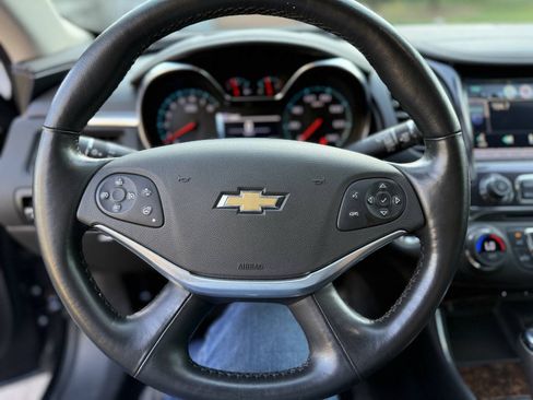 Used 2015 Chevrolet Impala LTZ FWD image 17