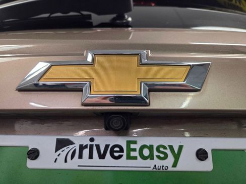 Used 2018 Chevrolet Trax LT w/ Sun & Sound Package image 14