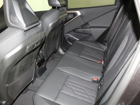 Used 2025 BMW X3 xDrive30i w/ Premium Package image 12