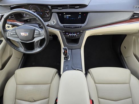 Used 2019 Cadillac XT5 Luxury FWD image 23