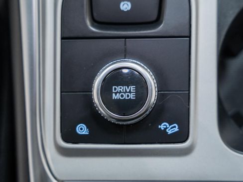 Used 2022 Ford Explorer XLT w/ Equipment Group 202A image 32