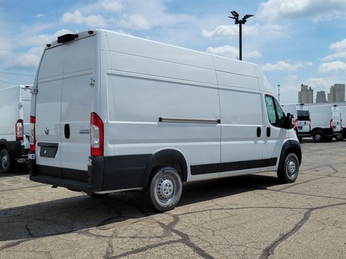 Used 2025 RAM ProMaster 3500 FWD image 4
