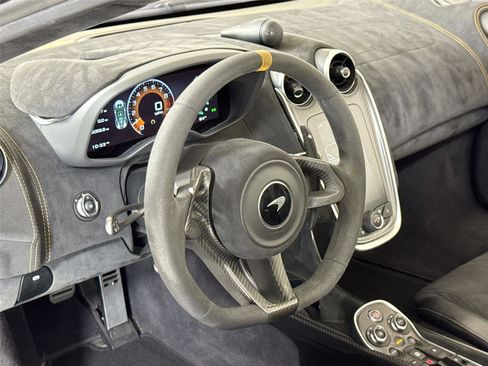 Used 2020 McLaren 600LT Spider image 16