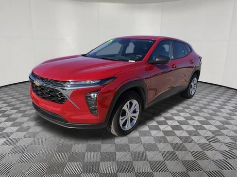 Used 2026 Chevrolet Trax LS FWD image 13