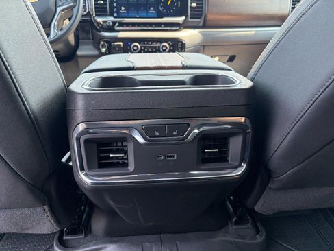 Used 2025 Chevrolet Silverado 1500 High Country w/ Technology Package AWD/4WD image 24