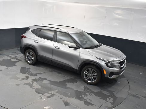 Used 2023 Kia Seltos S image 30