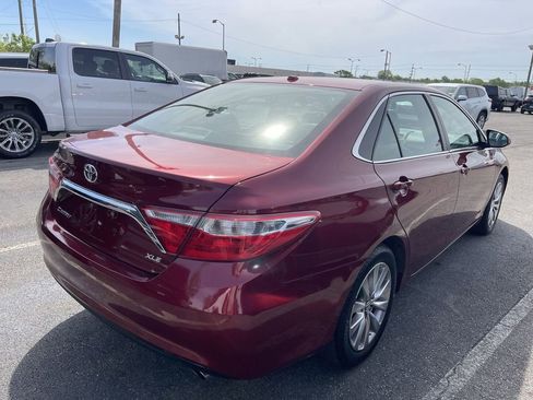 Used 2017 Toyota Camry XLE w/ Moonroof Package FWD image 12