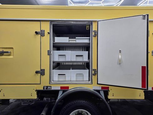 Used 2022 Ford E-450 and Econoline 450 Super Duty RWD image 11