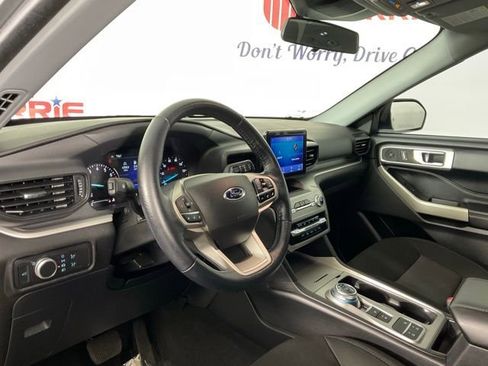 Used 2022 Ford Explorer XLT image 12