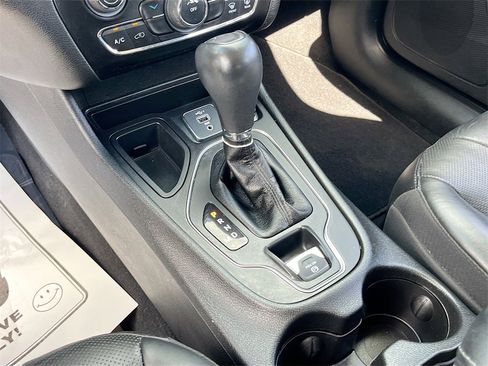 Certified 2021 Jeep Cherokee Latitude Lux image 16