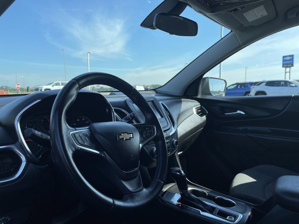 Used 2018 Chevrolet Equinox LT FWD image 9