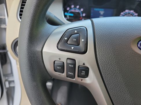 Used 2018 Ford Taurus SE FWD image 20
