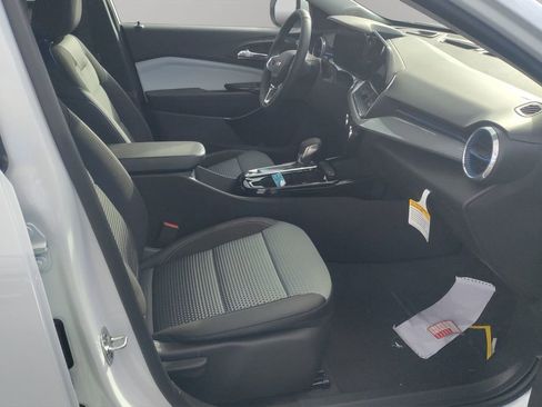 New 2025 Chevrolet Trax LT w/ Driver Confidence Package image 20