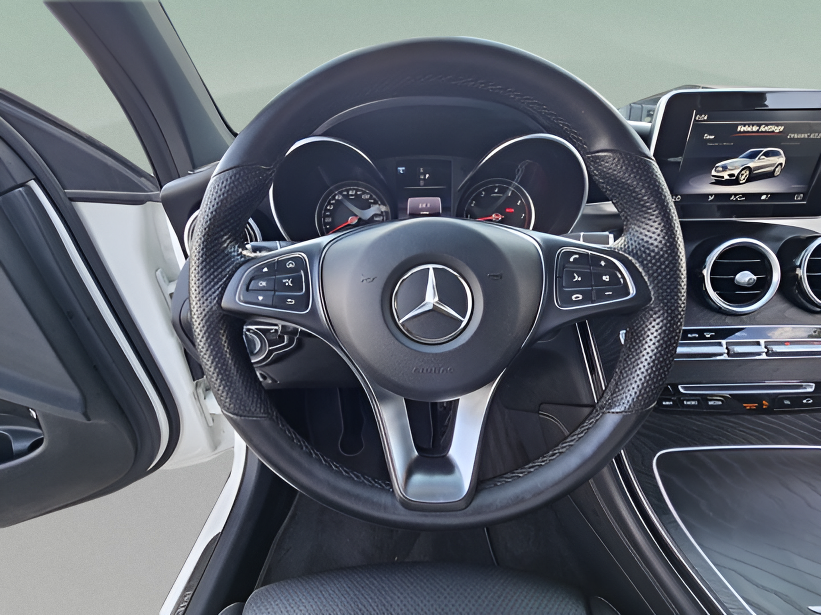 Used 2019 Mercedes-Benz GLC 300 4MATIC image 21