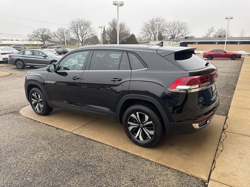 Certified 2025 Volkswagen Atlas Cross Sport SE image 7