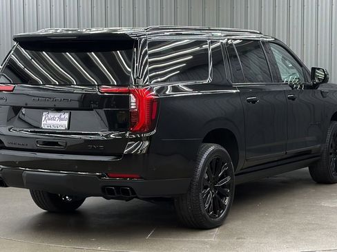 Used 2025 GMC Yukon XL Denali w/ Sun & Power Step Package image 5
