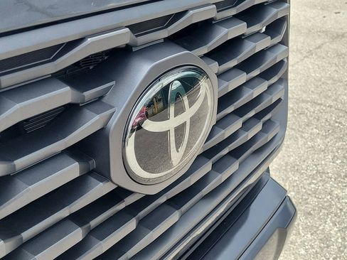 Used 2022 Toyota Tacoma TRD Sport w/ Technology Package RWD image 7