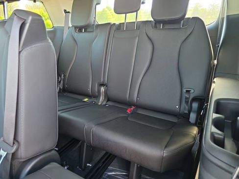 New 2026 Kia Carnival SX image 7