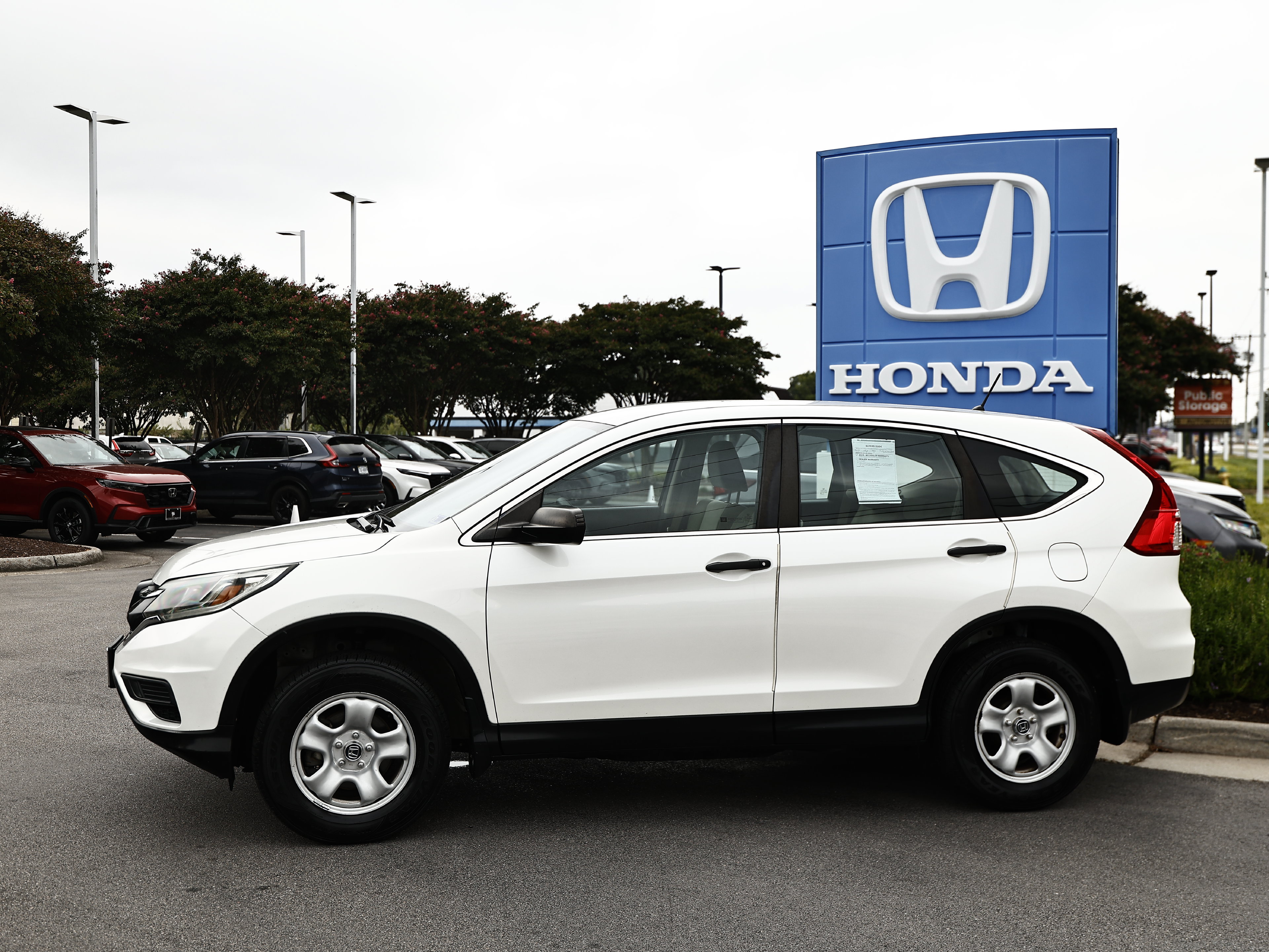 Used 2016 Honda CR-V LX image 4