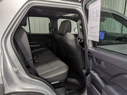 Used 2025 Toyota 4Runner TRD Off-Road Premium AWD/4WD image 27