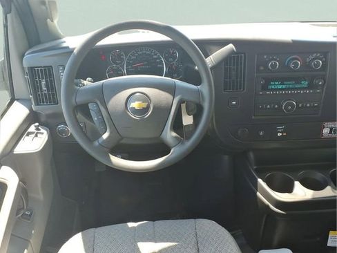 New 2026 Chevrolet Express 3500 Extended RWD image 4
