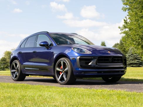 Used 2024 Porsche Macan GTS AWD/4WD image 36
