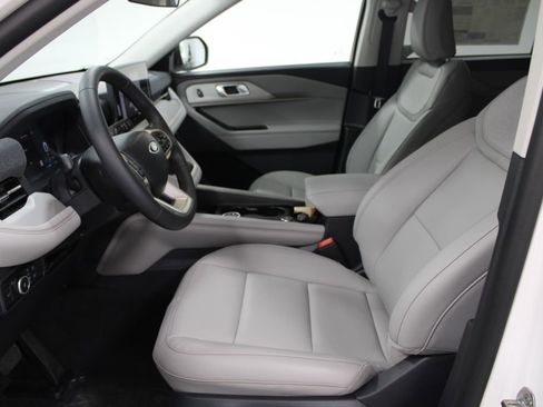 New 2026 Ford Explorer Active RWD image 21