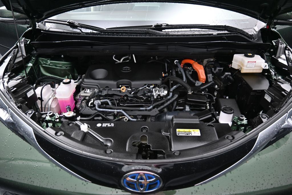 Used 2024 Toyota Sienna Platinum AWD/4WD image 39