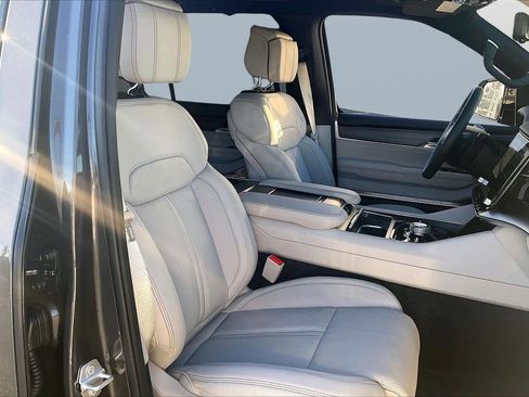 New 2026 Jeep Grand Wagoneer L Summit w/ Premium Group III AWD/4WD image 24