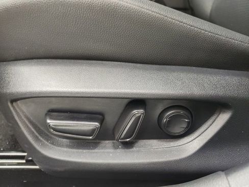 Used 2026 Toyota Camry XLE AWD/4WD image 13