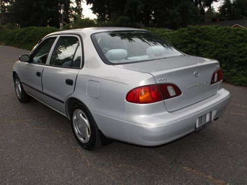 Used 1999 Toyota Corolla CE FWD image 4
