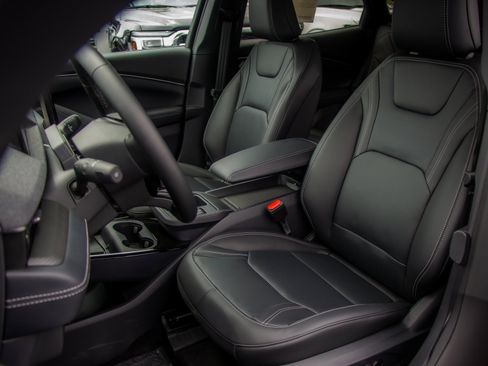 New 2025 Ford Mustang Mach-E Premium image 29