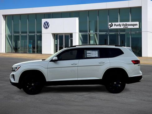 New 2026 Volkswagen Atlas SE FWD image 5