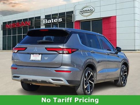 Used 2022 Mitsubishi Outlander SE image 4