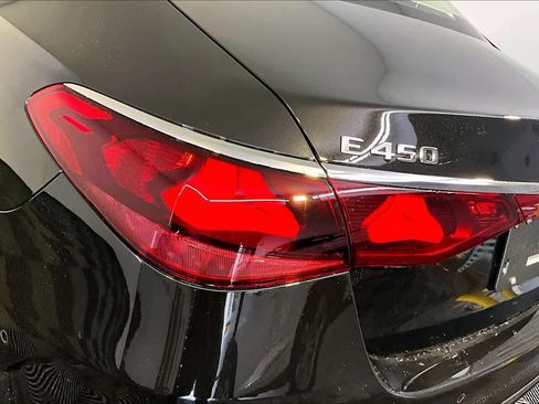 New 2026 Mercedes-Benz E 450 4MATIC Sedan image 5