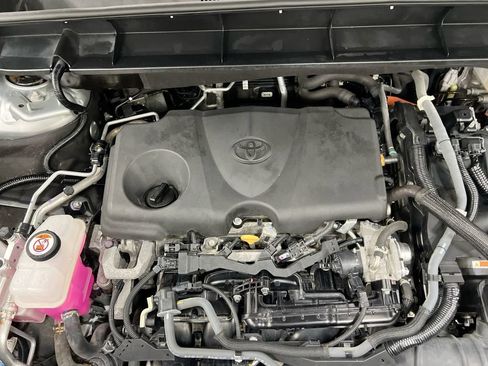 Used 2023 Toyota Highlander XLE FWD image 27