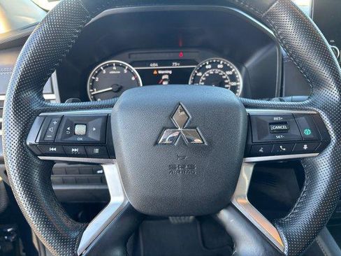 Used 2024 Mitsubishi Outlander SE image 26