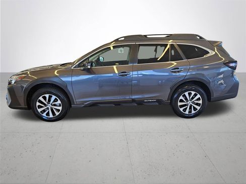 Used 2024 Subaru Outback Premium image 11