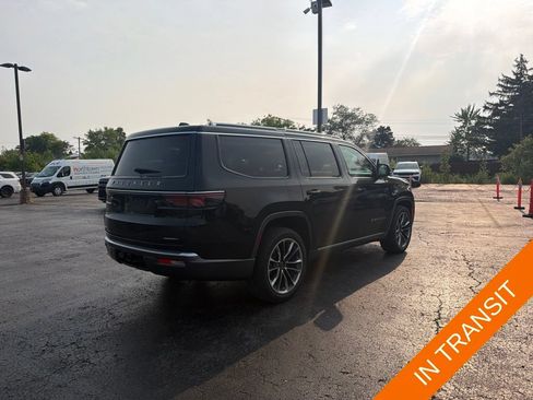 Certified 2022 Jeep Wagoneer Series III w/ Premium Group I AWD/4WD image 5