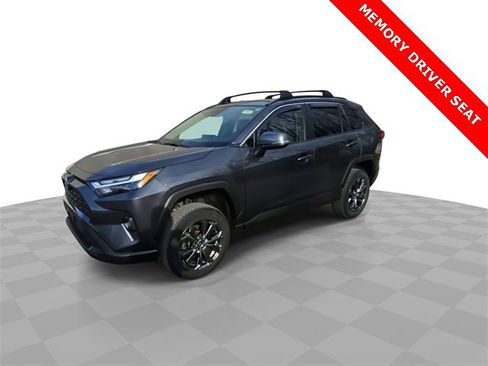Used 2023 Toyota RAV4 XLE Premium image 4