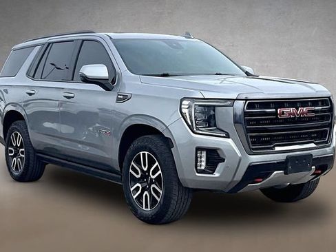 Used 2024 GMC Yukon AT4 w/ AT4 Premium Package AWD/4WD image 8