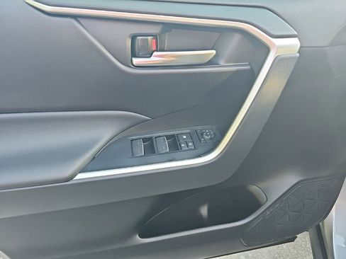 Used 2025 Toyota RAV4 XLE w/ Convenience Package FWD image 11