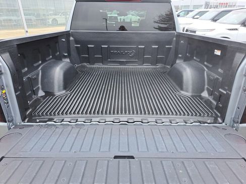 Used 2025 GMC Sierra 1500 SLT image 29